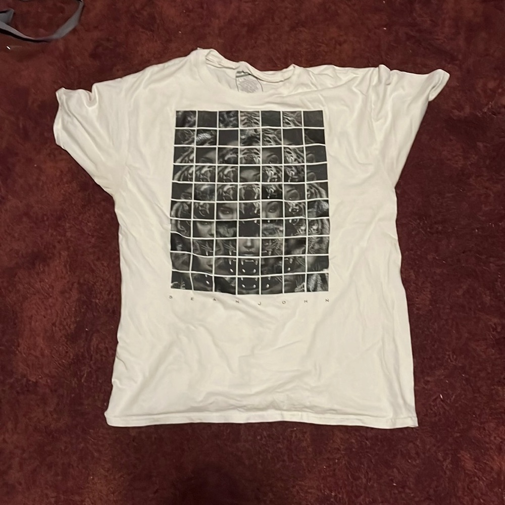 Sean John T-shirt